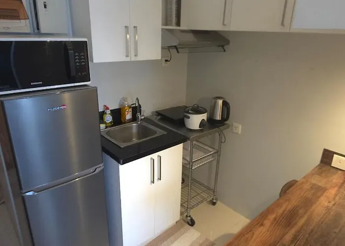Ohana 2 Lot 8 Near Ayala With Fast Wifi And Netflix Apartment